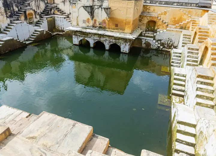 Ellora Kund